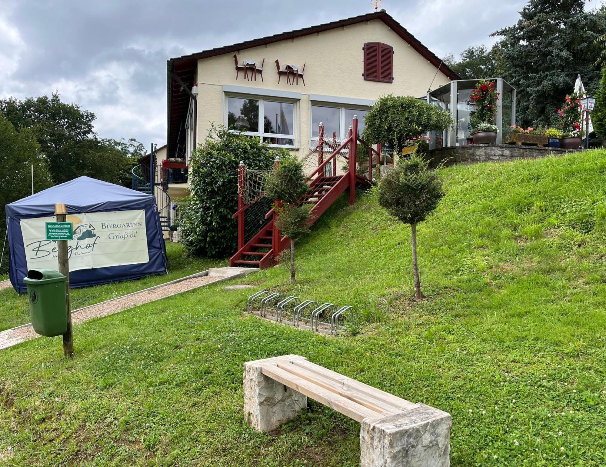 Hotel-Restaurant Berghof Johannesberg Exterior foto